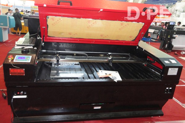 D·PES onsite report for VIETNAM INTERNATIONAL ADVERTISING EQUIPMENT AND TECHNOLOGY EXHIBITION